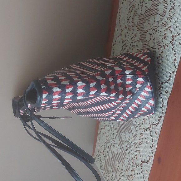 Nine West Navy Red and White Hearts Large Tote - Picture 4 of 16